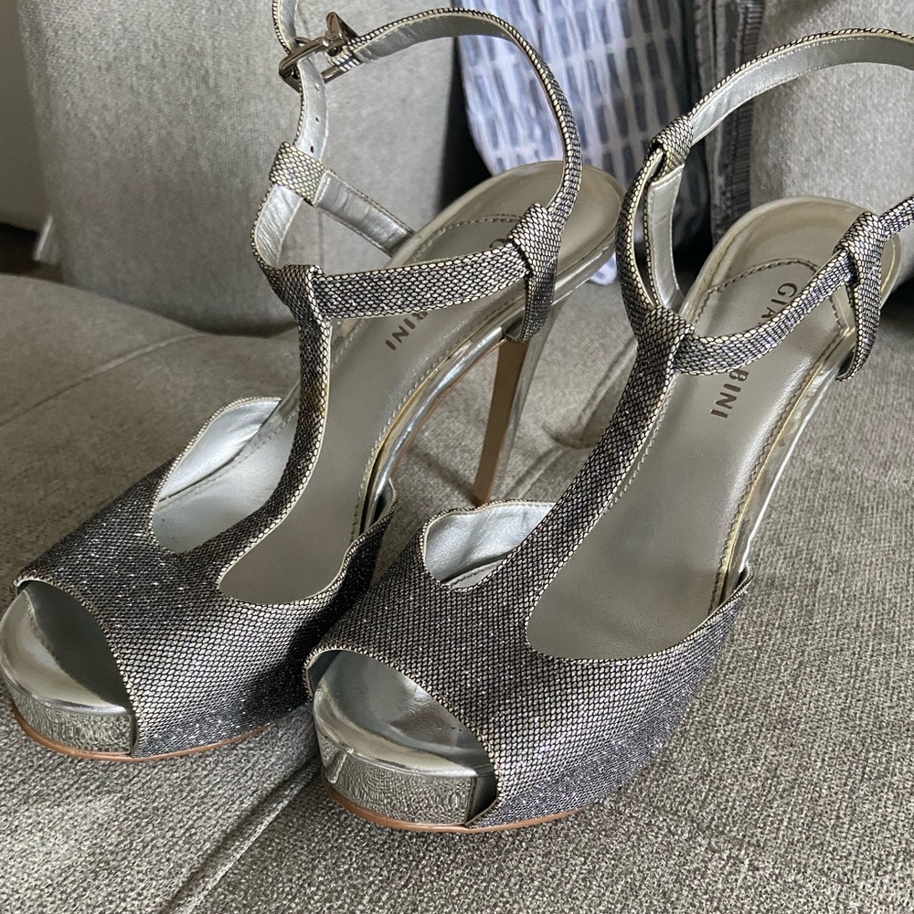 Gianni Bini silver platform heels
